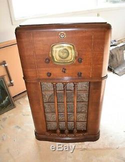 Antique 1937-38 Sparton Working Console Floor Tube Radio Art Deco Style