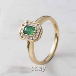 Elegant Style Natural Emerald and Diamonds Gemstone Ring 10k Yellow Gold ring