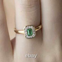 Elegant Style Natural Emerald and Diamonds Gemstone Ring 10k Yellow Gold ring