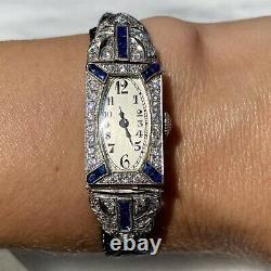 Antique Art Déco European Diamond Blue Sapphire Platinum Tonneau Watch Années 1920