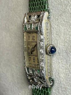 Antique Art Déco European Diamond Emerald Sapphire Platinum Tonneau Montre 1920s