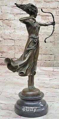 Art Déco 1920 Style Nude Diana la Chasseresse avec Arc Statue Sculpture en Bronze en Vente