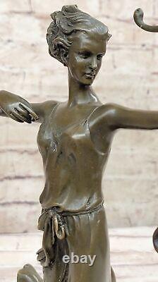 Art Déco 1920 Style Nude Diana la Chasseresse avec Arc Statue Sculpture en Bronze en Vente