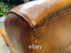 Belle Chaise De Bras En Cuir Art Déco Vintage Avec Repose-pieds. Style Howard & Son