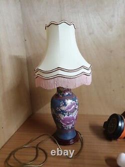 Belle lampe chinoise de style Art déco, grande et peinte à la main, avec un abat-jour Vogue