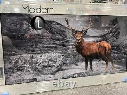 Élégant cerf dans les montagnes 3D art mural pailleté dans un cadre miroir