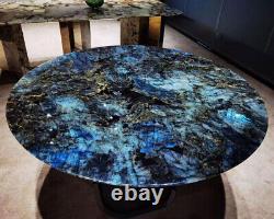 Élégante table basse latérale en labradorite avec un design unique parfait pour la décoration intérieure.