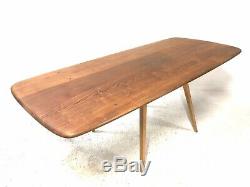Grand Vintage Milieu Du Siècle Ercol Plank Top Hêtre Clair / Elm Windsor Table À Manger