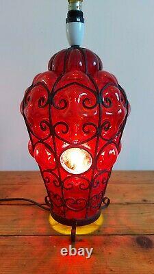 Lampe De Table Antique Anglaise Art Deco Moulded Lampe En Verre Rouge 1920s