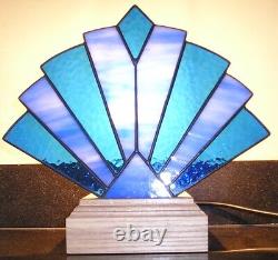Lampe de nuit en forme d'éventail, style Art Déco, en verre coloré Tiffany, fabriquée à la main en Angleterre.