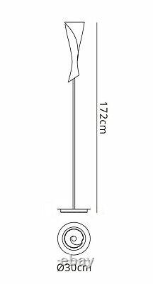 Lampe de sol longue et mince en verre blanc, moderne et décorative dans un style Art Déco, avec une base en nickel satiné.