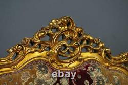 Paire Attrayante De Grandes Chaises De Bras Rembourrées Dorées En Or Doré De Modèle Rococo