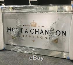 Photo De Champagne Moet & Chandon Blanc Avec Lunettes 3d Et Détails Scintillants