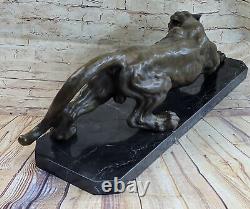 Sculpture d'un cougar sauvage dans le style Art Déco et Art Nouveau en bronze signé
