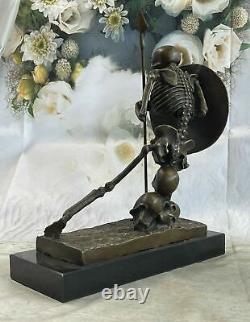 Sculpture de statue de style Art Nouveau Le guerrier squelette Bronze de style Art Déco NR