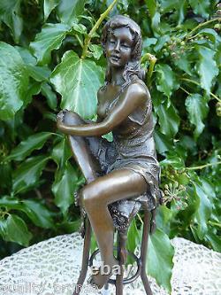 Sculpture en bronze d'une femme Art Déco, statue nue de Charlotte, figure dénudée.