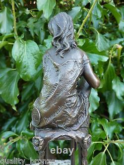 Sculpture en bronze d'une femme Art Déco, statue nue de Charlotte, figure dénudée.
