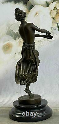 Statue De Bronze De Nymphe De Style Européen Art Déco Nu Dansant Avec Marbre Noir
