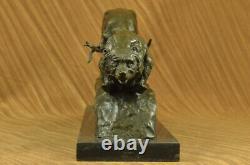 Statue de sculpture d'ours en style Art Déco en bronze signée
