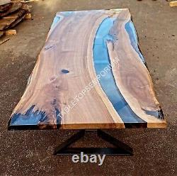 Table de conférence en acacia en résine claire design époxy fait main décorée en bois de résine claire