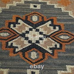 Tapis de couloir fait à la main en kilim long personnalisé en jute et laine géométrique